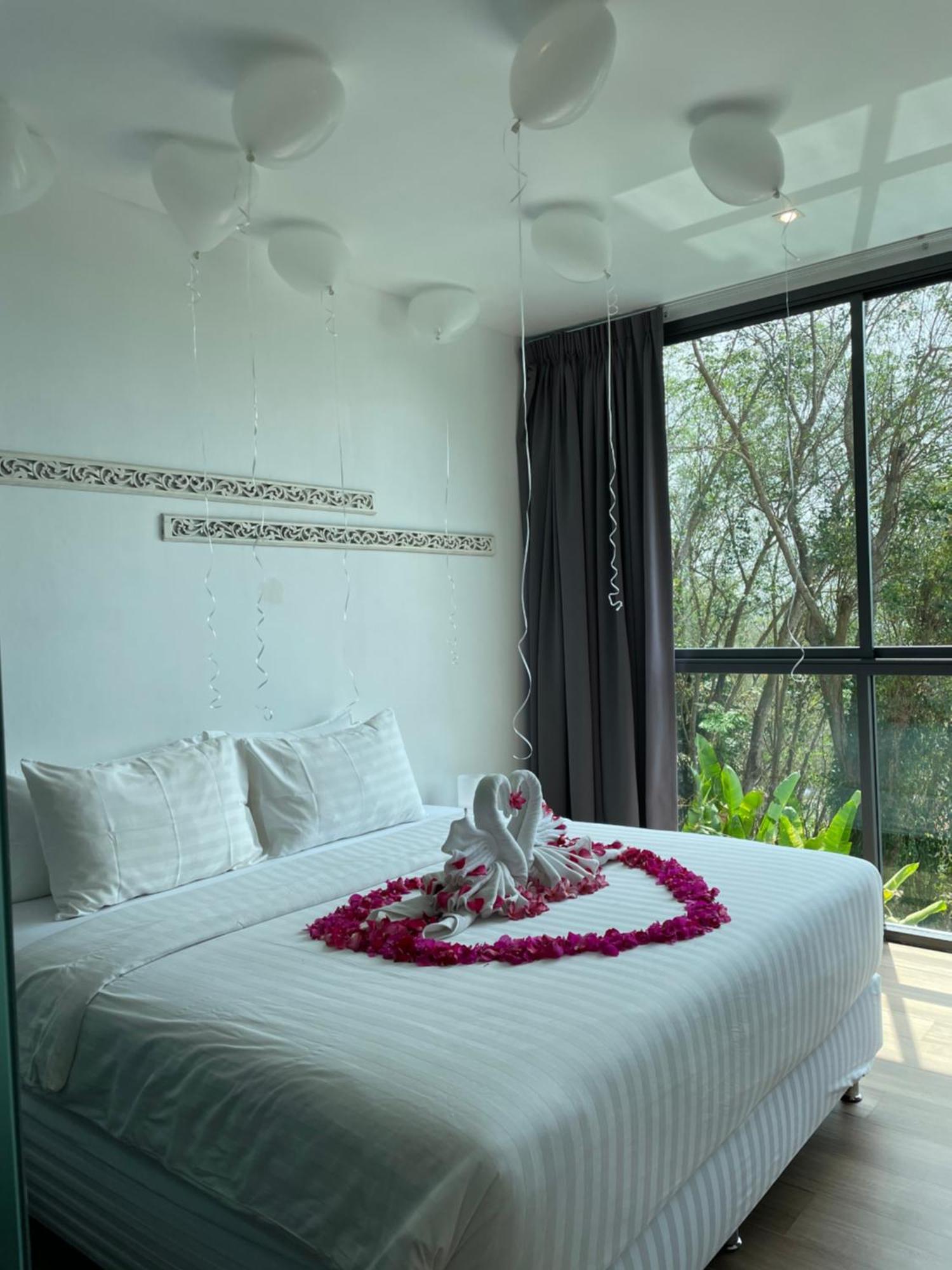 Baan Saint-Tropez Seaview Villas Kata Beach Buitenkant foto
