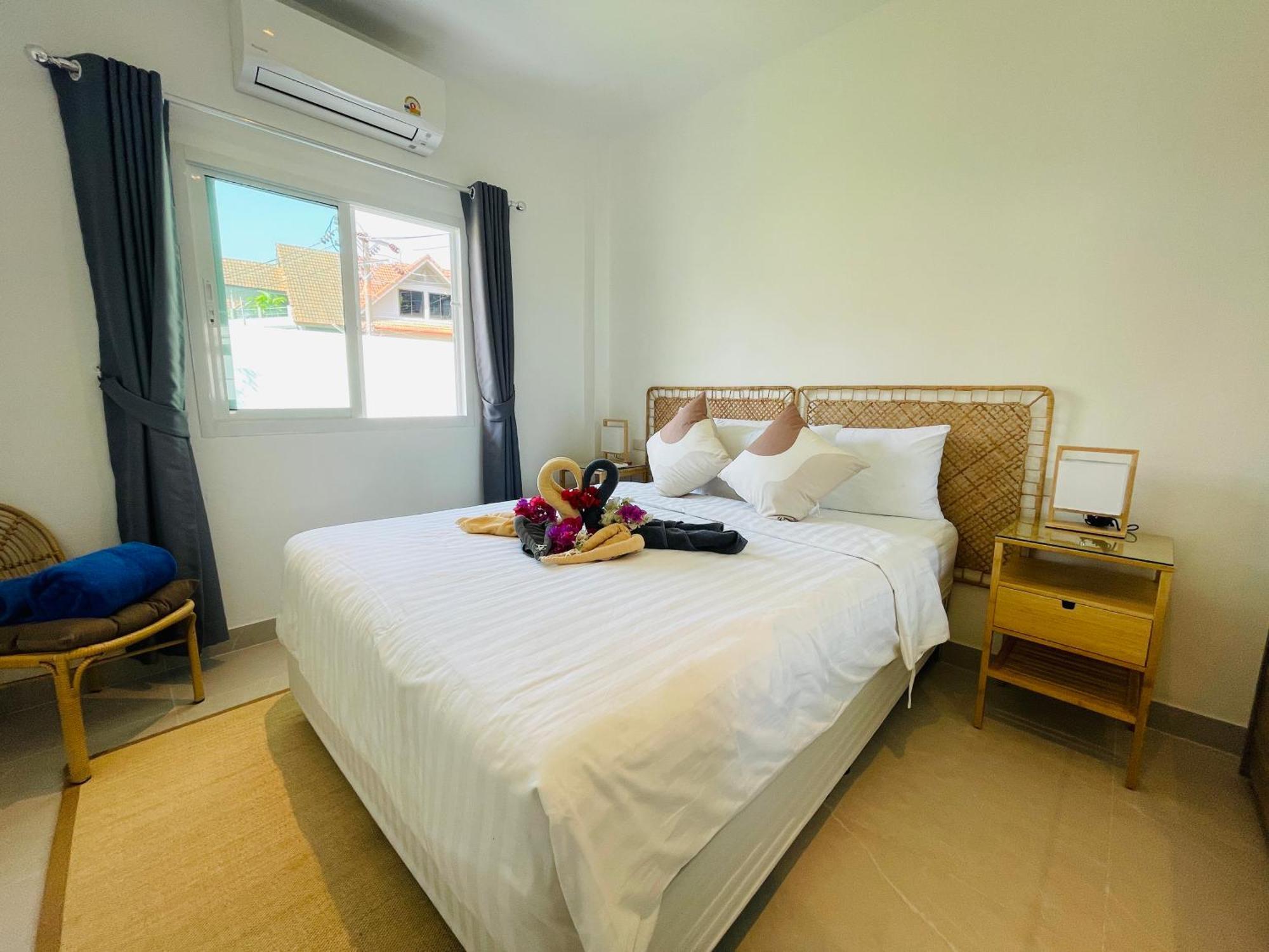 Baan Saint-Tropez Seaview Villas Kata Beach Buitenkant foto