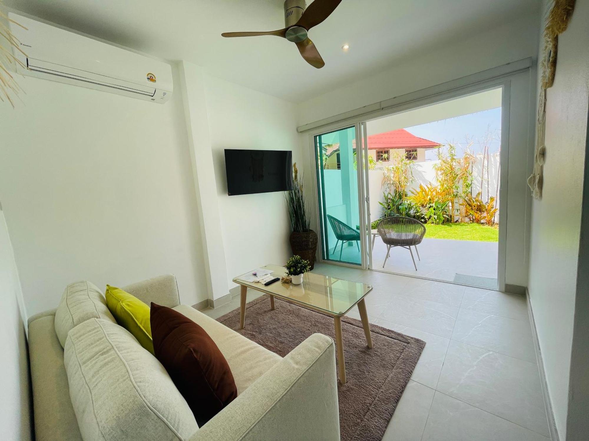 Baan Saint-Tropez Seaview Villas Kata Beach Buitenkant foto