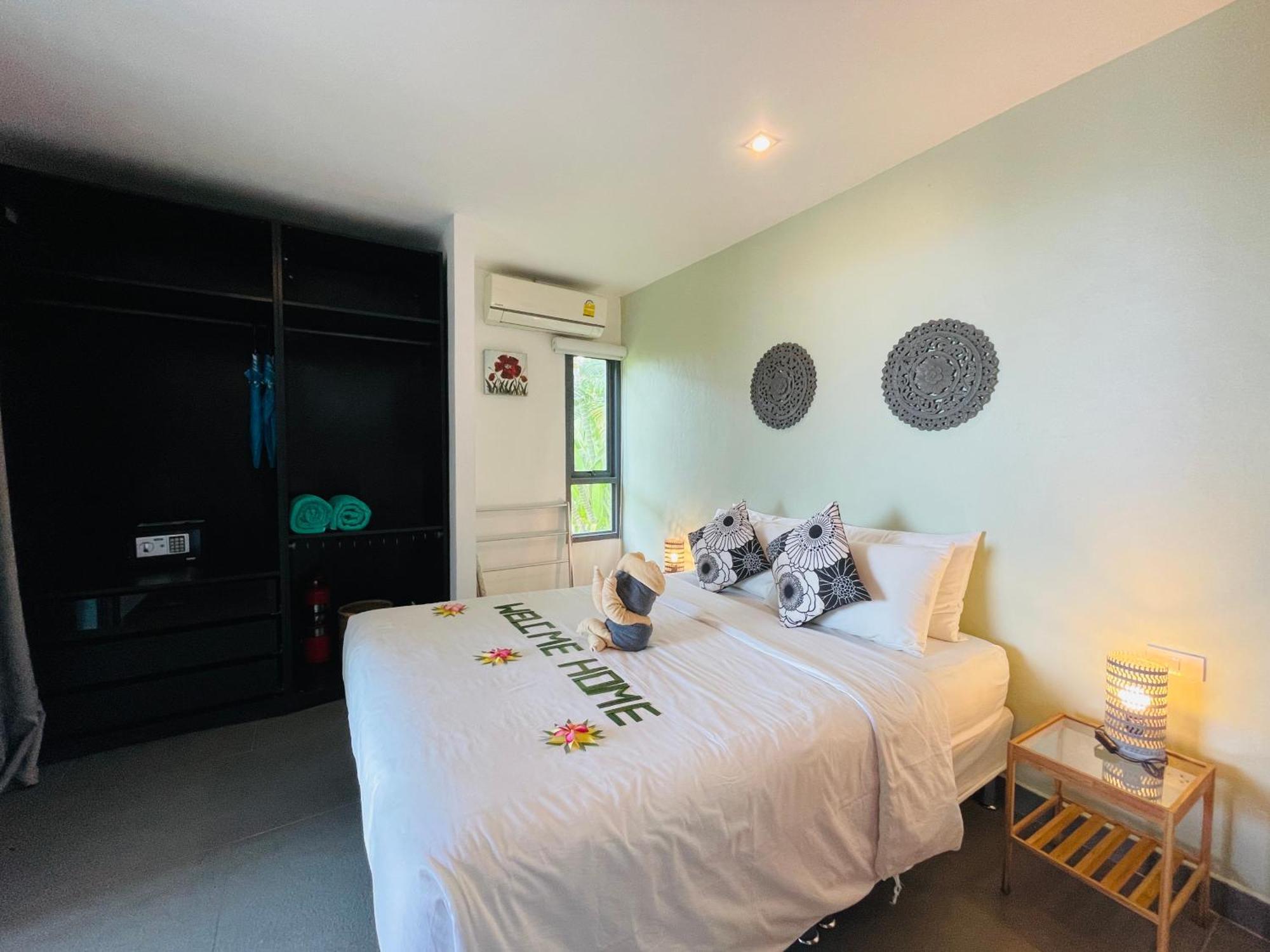 Baan Saint-Tropez Seaview Villas Kata Beach Buitenkant foto