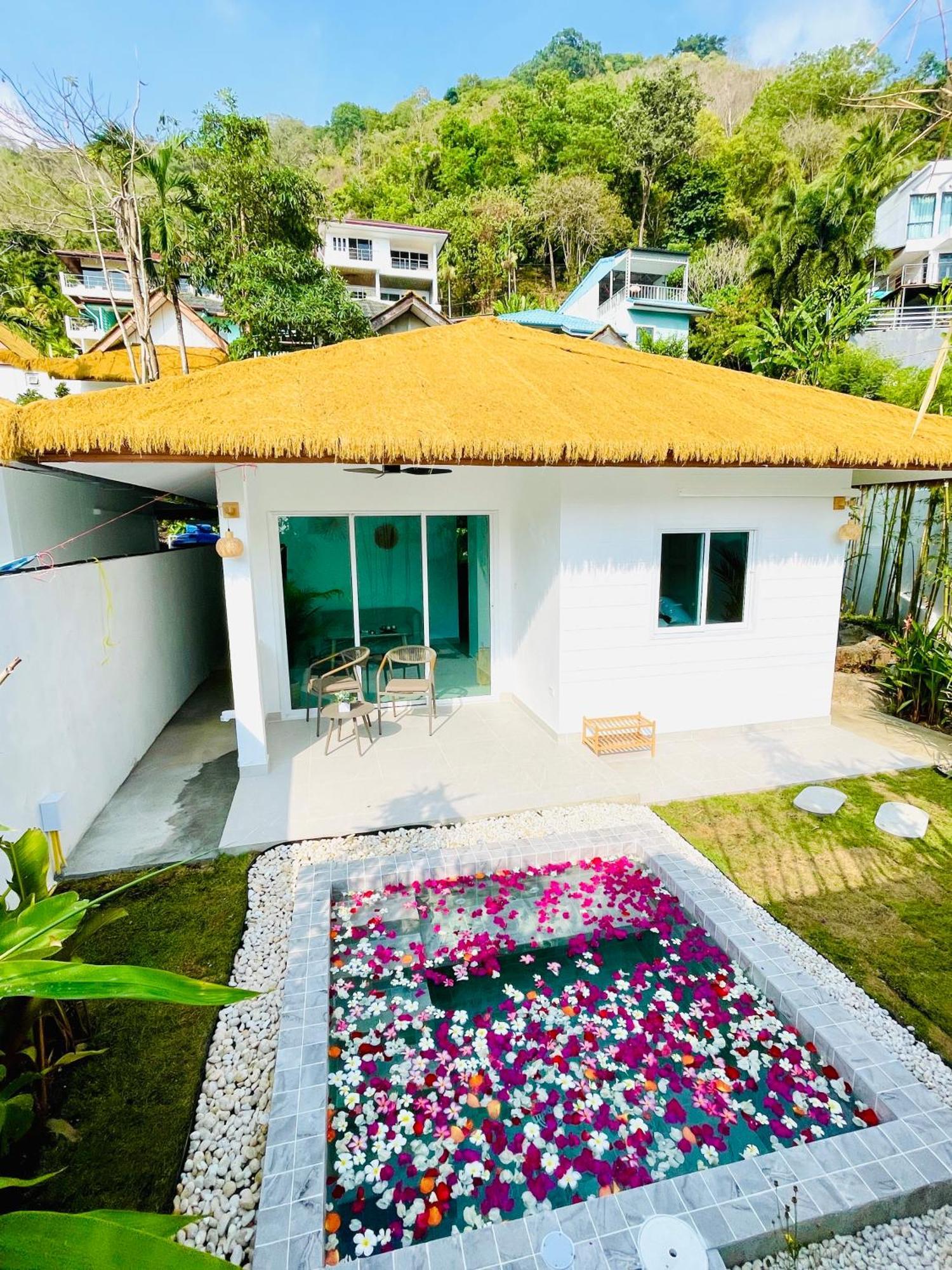Baan Saint-Tropez Seaview Villas Kata Beach Buitenkant foto