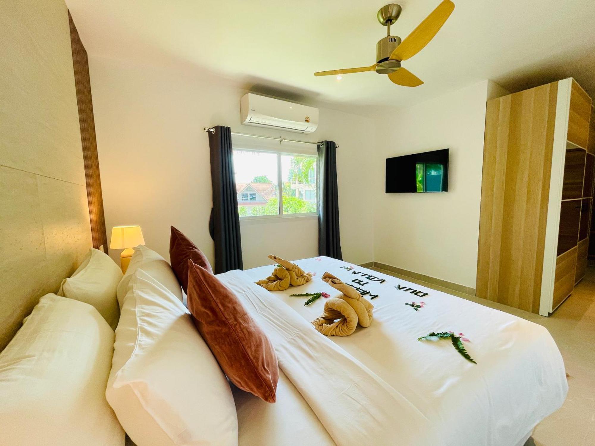 Baan Saint-Tropez Seaview Villas Kata Beach Buitenkant foto