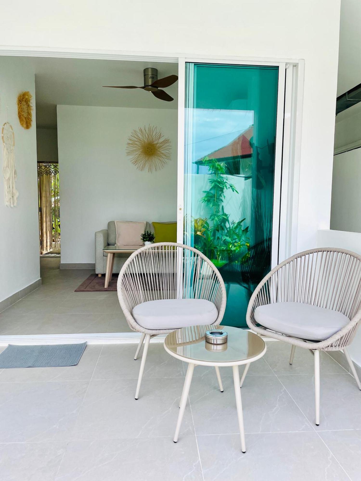 Baan Saint-Tropez Seaview Villas Kata Beach Buitenkant foto