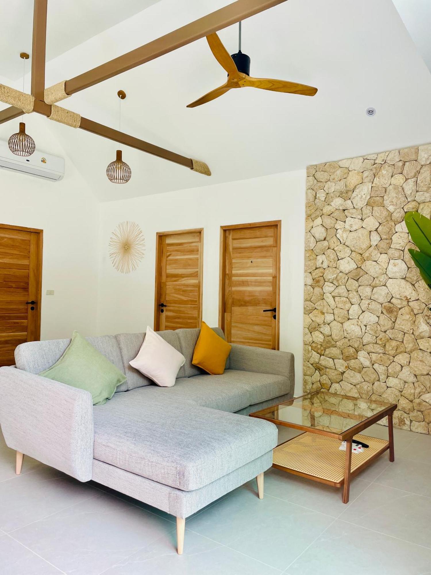 Baan Saint-Tropez Seaview Villas Kata Beach Buitenkant foto